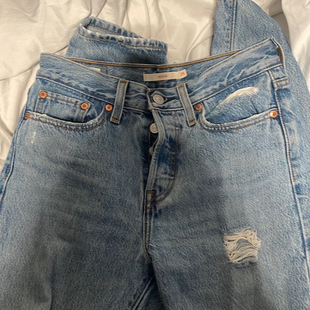 Light wash Levi straight leg jeans